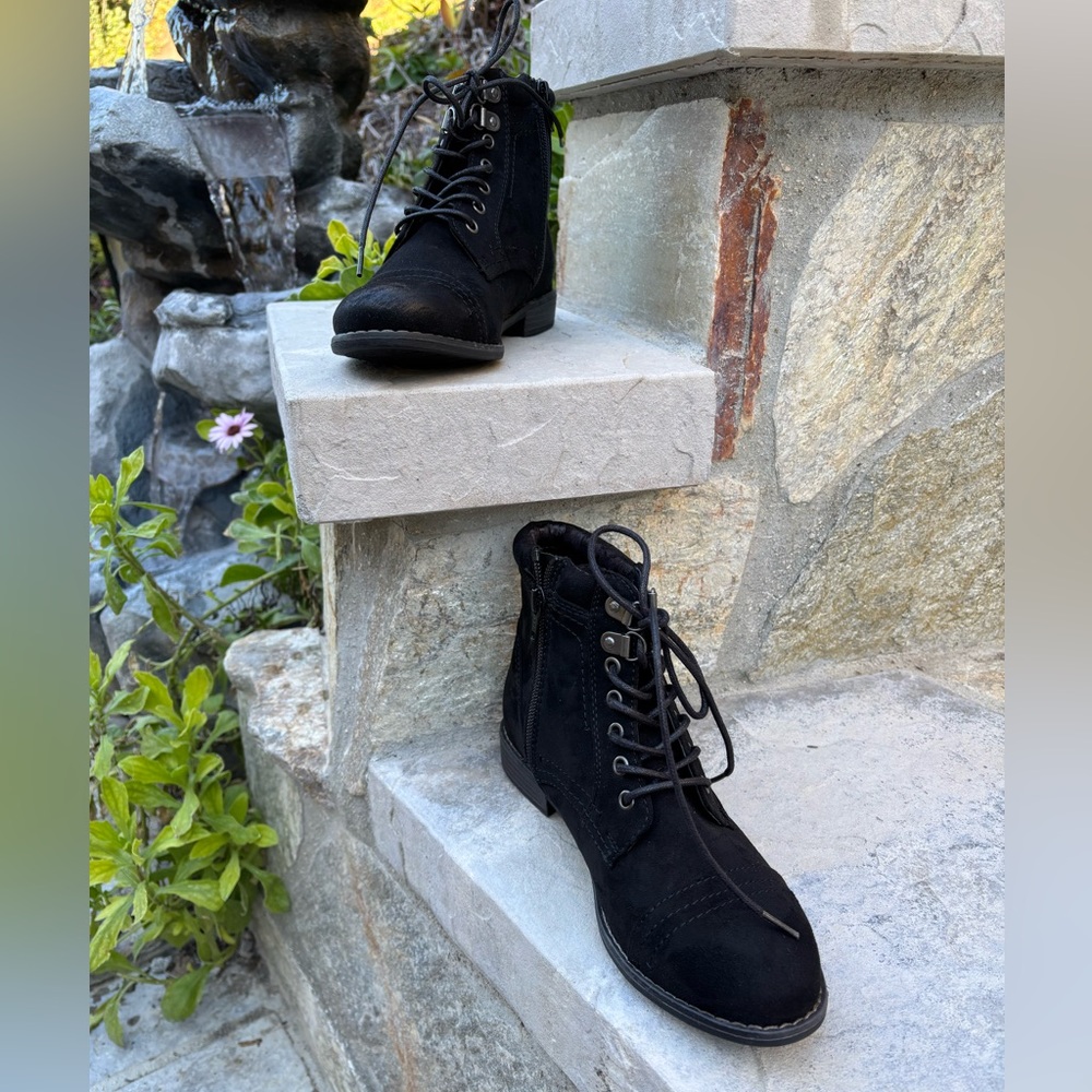 White Mountain Tate Booties